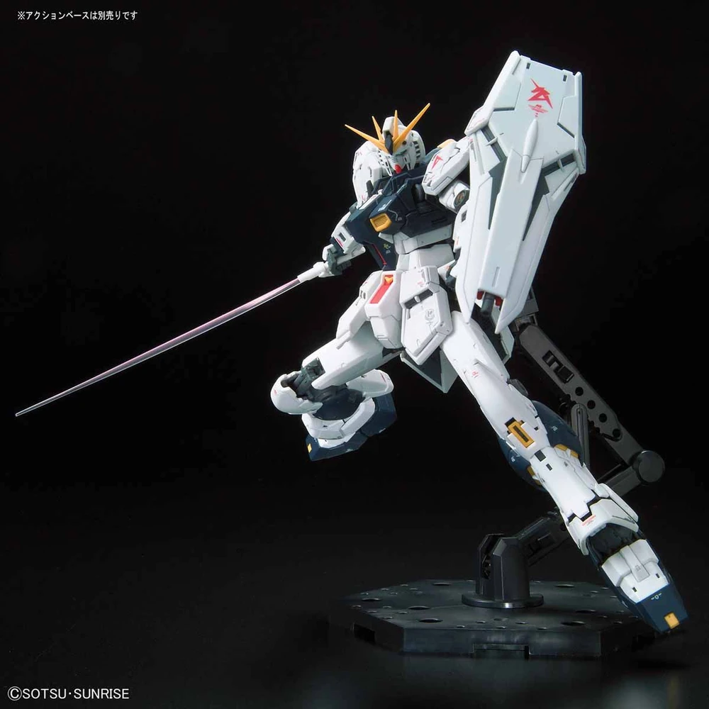 Bandai: RG Nu Gundam – Mobile Suit Gundam: Char's Counterattack (1/144)