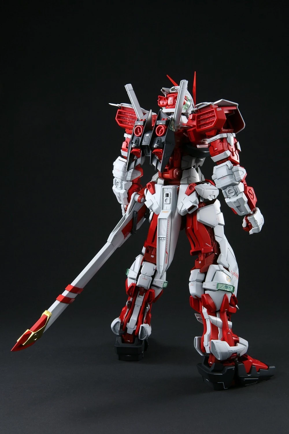 Bandai: PG Astray Red Frame Gundam – Mobile Suit Gundam SEED Astray (1/60)