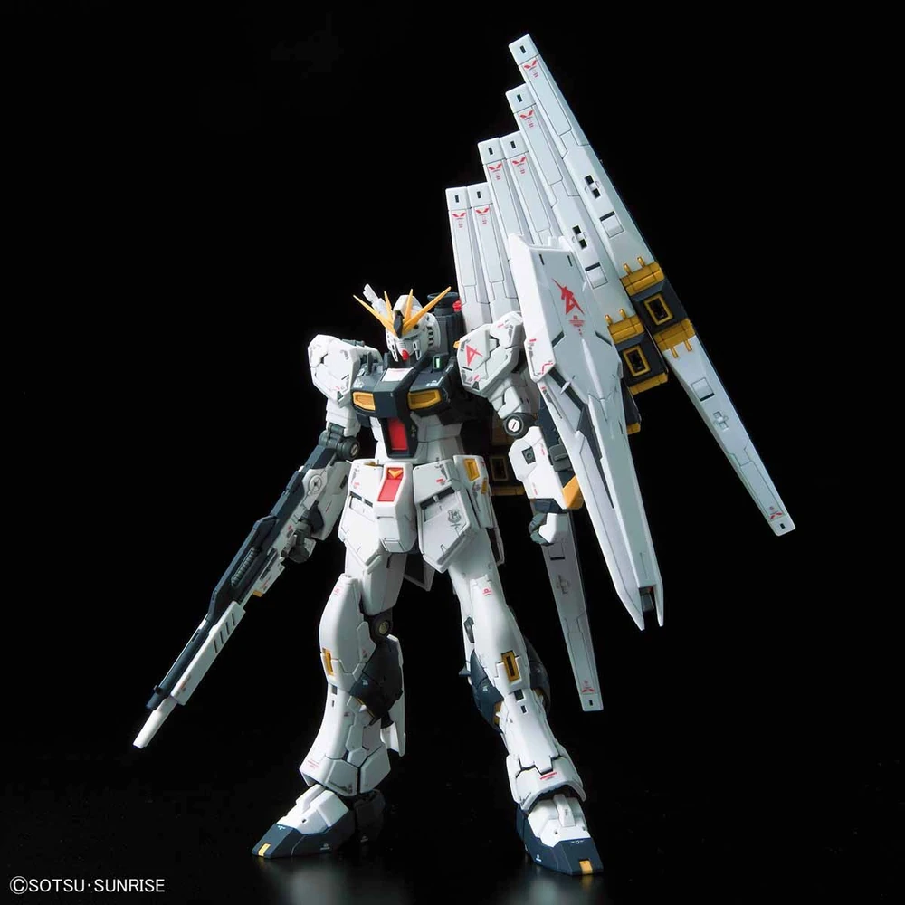 Bandai: RG Nu Gundam – Mobile Suit Gundam: Char's Counterattack (1/144)