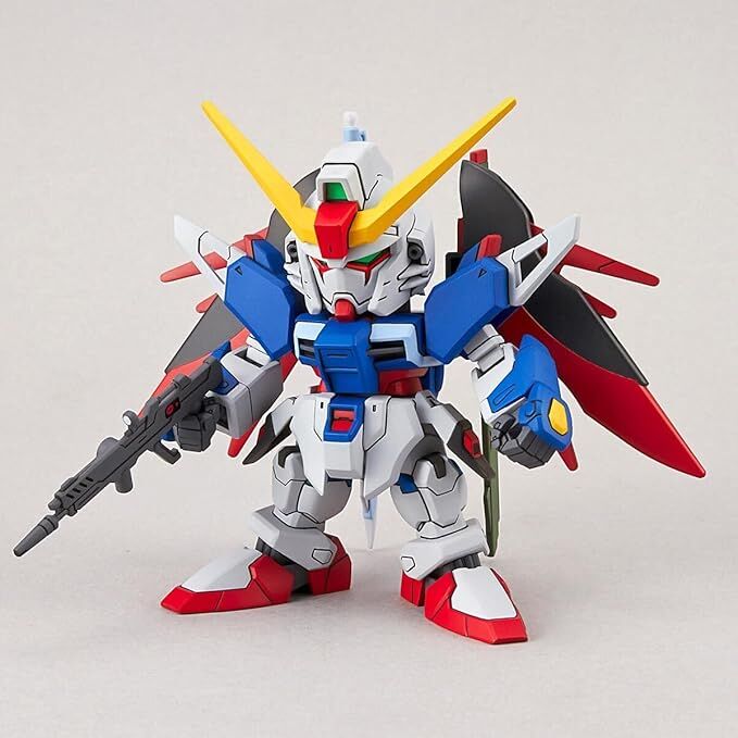 Bandai: SD Gundam Destiny ES Standard 009 – Mobile Suit Gundam SEED (8cm)
