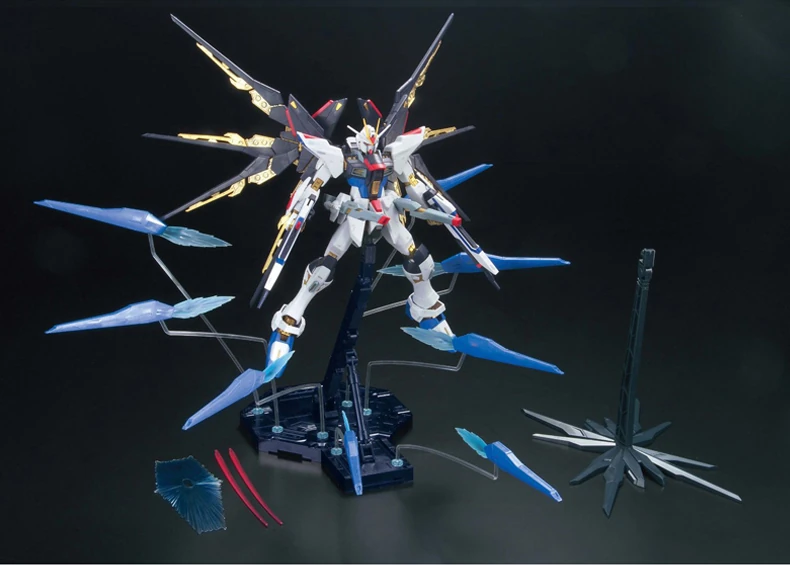 Bandai: MG Strike Freedom Gundam Full Burst Mode - Mobile Suit Gundam SEED Destiny (1/100)