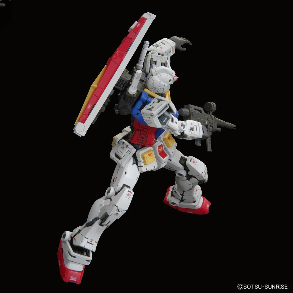 Bandai: RG RX-78-2 Gundam Ver.2.0 - Mobile Suit Gundam (1/144)