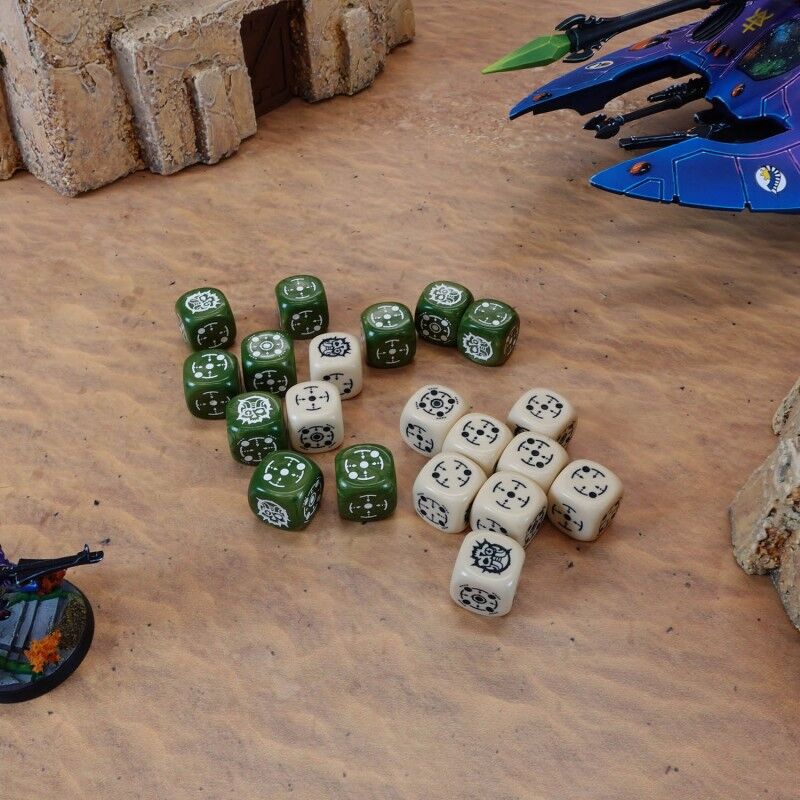 Q Workshop | Beige & Olive | Crosshairs Compact D6