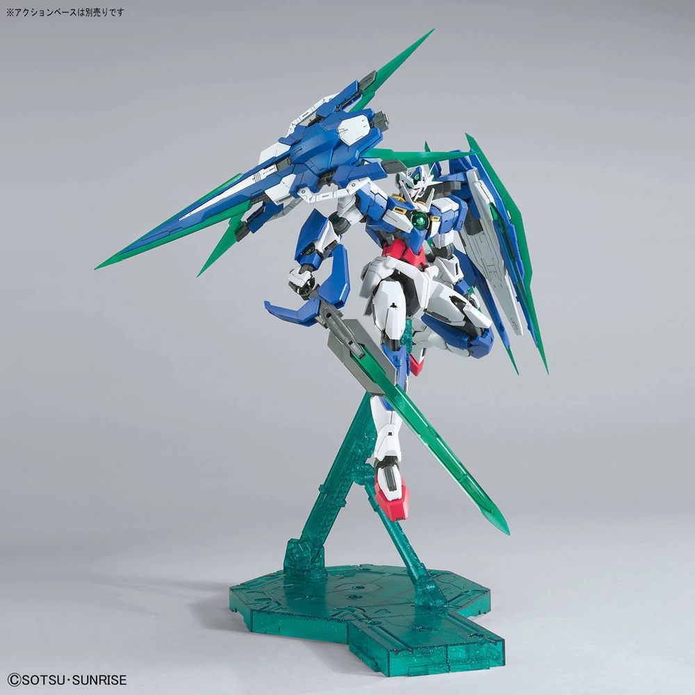 Bandai: MG Gundam 00 Qant Full Saber - Gundam 00 (1/100)