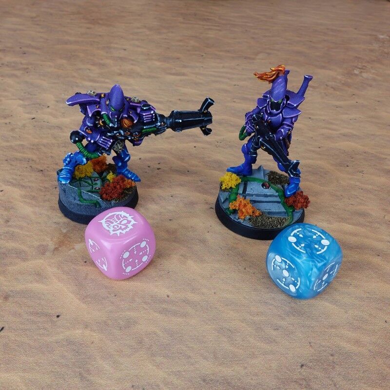Q Workshop | Blue & Pink | Crosshairs Compact D6