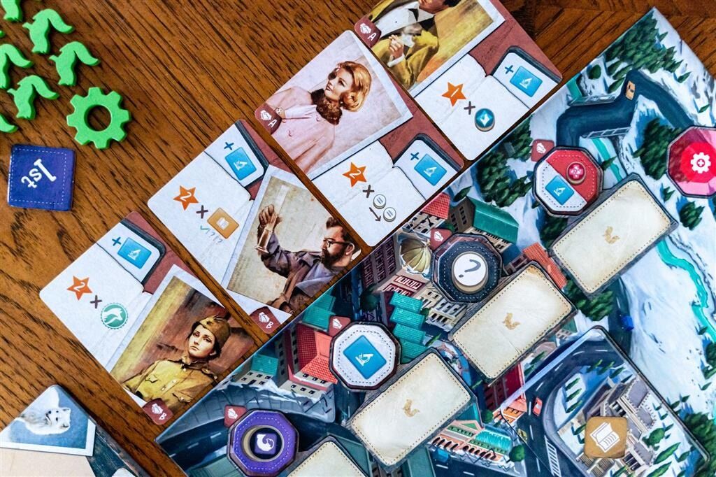 Pandasaurus Games: The Fox Experiment - Board Games