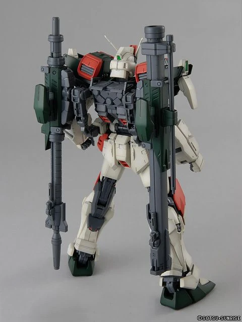 Bandai: MG Gundam Buster - Mobile Suit Gundam (1/100)