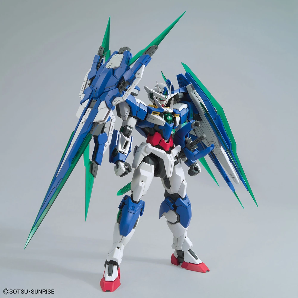 Bandai: MG Gundam 00 Qant Full Saber - Gundam 00 (1/100)
