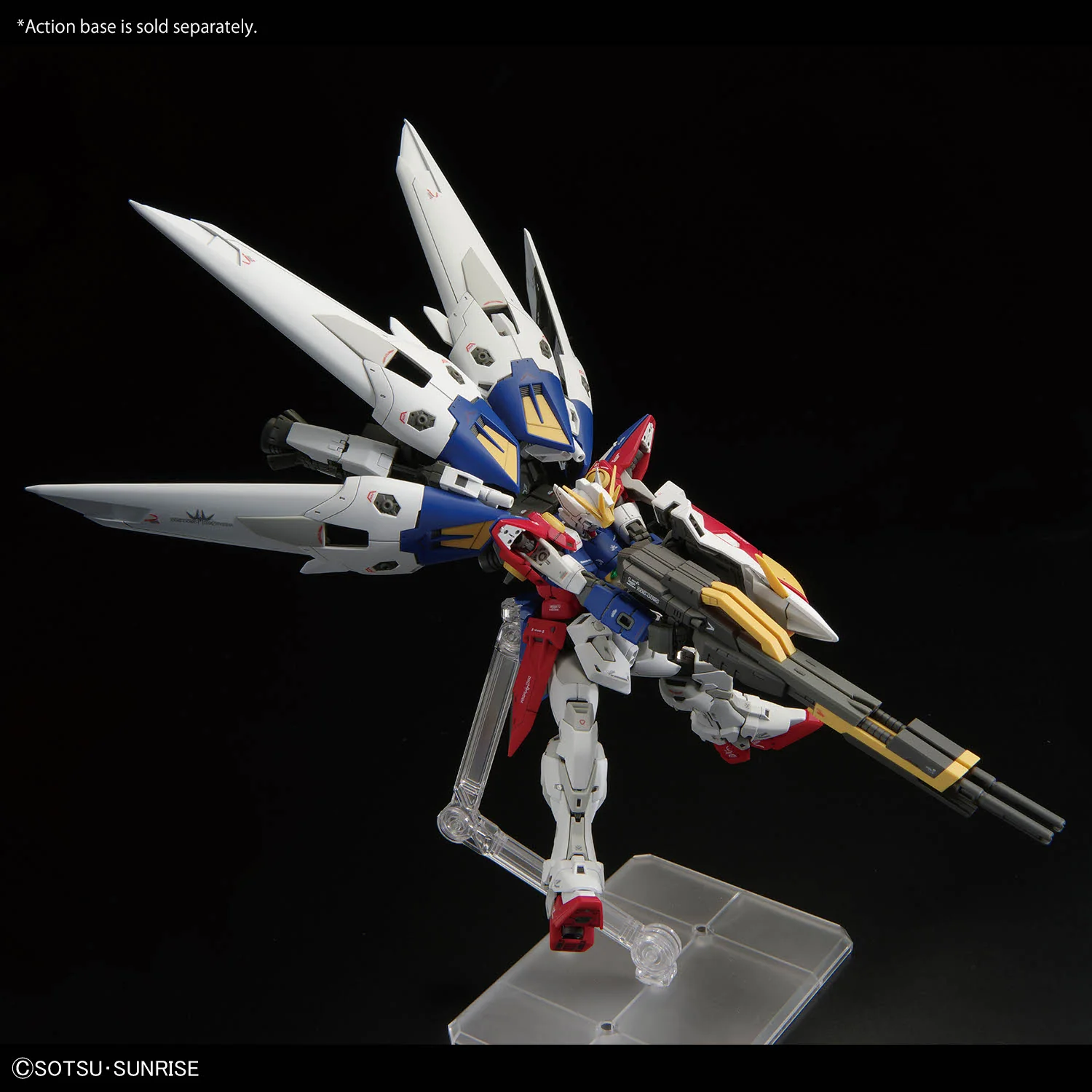 Bandai | RG XXXG-00W0 Wing Gundam Zero | New Mobile Report Gundam Wing (1/144)