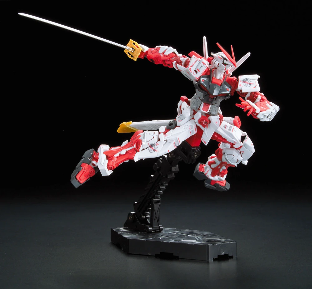 Bandai: RG MBF-P02 Gundam Astray Red Frame – Mobile Suit Gundam SEED Astray (1/144)