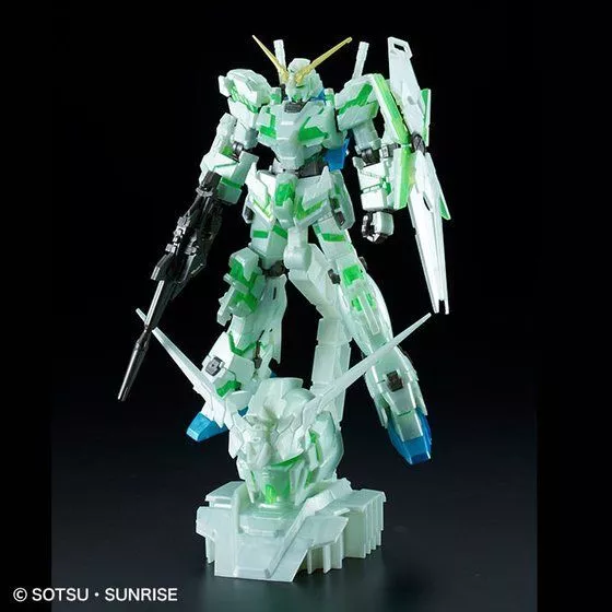 Bandai | HG RX-0 Unicorn Gundam P-Bandai | Mobile Suit Gundam Unicorn (1/144)