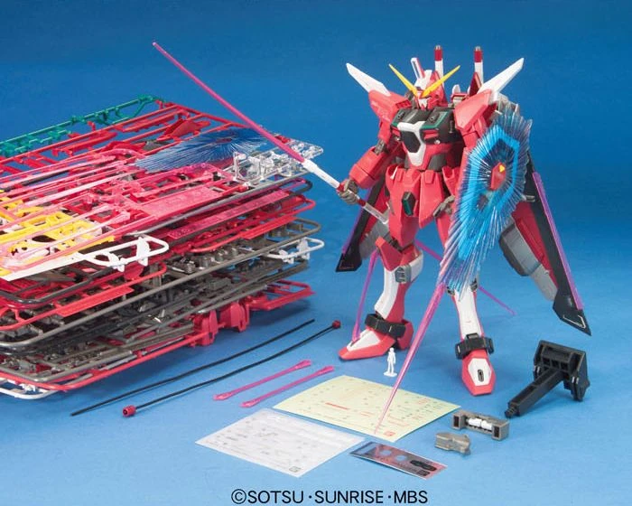 Bandai: MG Infinite Justice Gundam - Mobile Suit Gundam SEED Destiny (1/100)