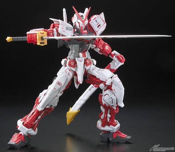 Bandai: RG MBF-P02 Gundam Astray Red Frame – Mobile Suit Gundam SEED Astray (1/144)