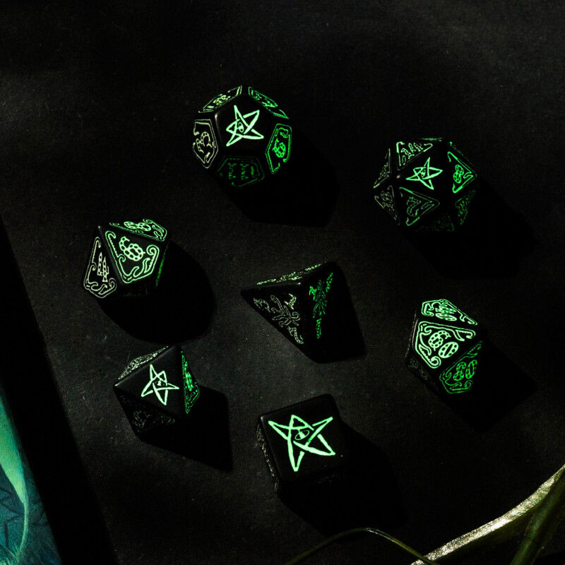 Q Workshop | Black & Glow-In-The-Dark | Call Of Cthulhu Dice Set