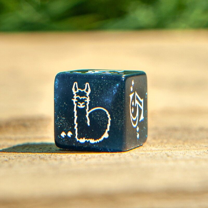 Q Workshop | Glittering Dark Blue & White | Shimmering Llama Dice Set