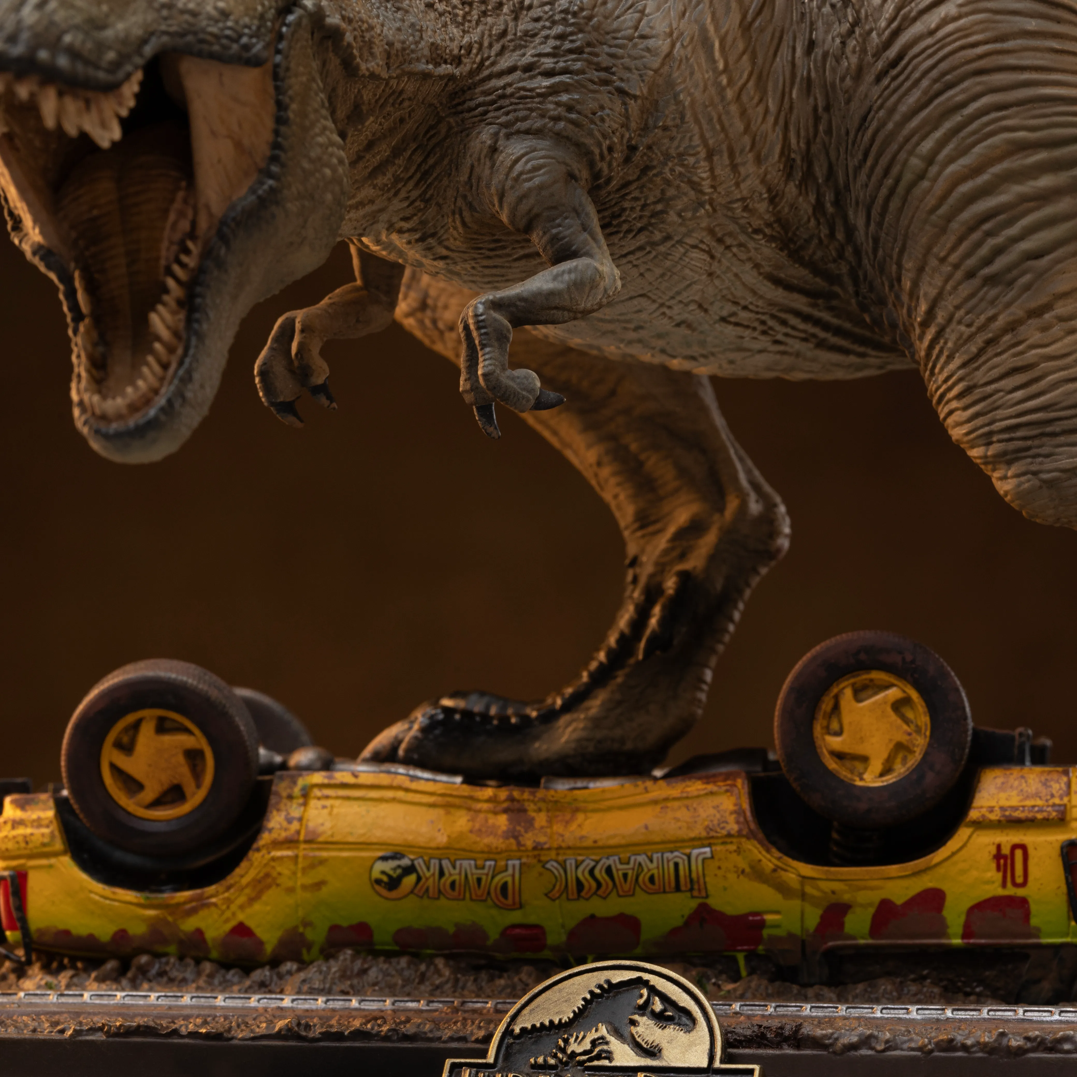 Iron Studios | T-Rex Attack | Jurassic Park Icons Statue
