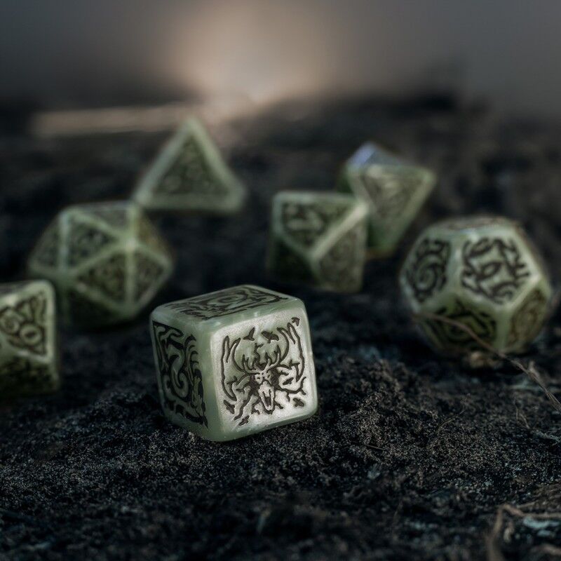 Q Workshop | Leshen - The Totem Builder | The Witcher Dice Set