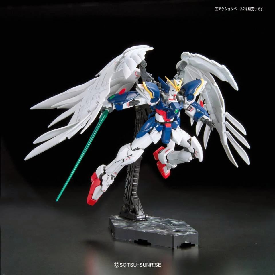 Bandai: RG Wing Gundam Zero Custom – New Mobile Report Gundam Wing: Endless Waltz (1/144)