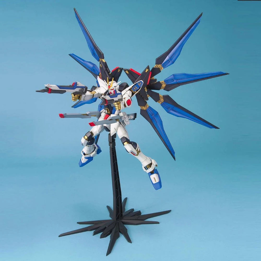Bandai | MG Strike Freedom Gundam | Mobile Suit Gundam SEED Destiny (1/100)