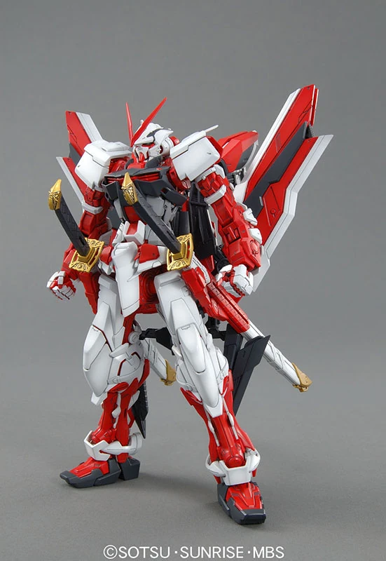 Bandai: MG Gundam Astray Red Frame Revise - Gundam SEED (1/100)