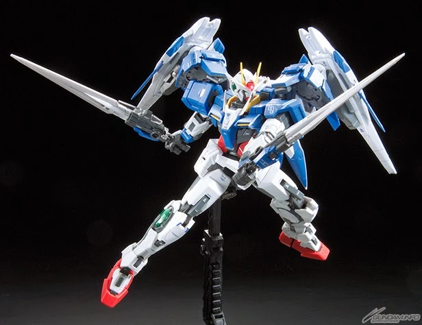 Bandai: RG GN-0000+GNR-010 00 Raiser – Mobile Suit Gundam 00 (1/144)