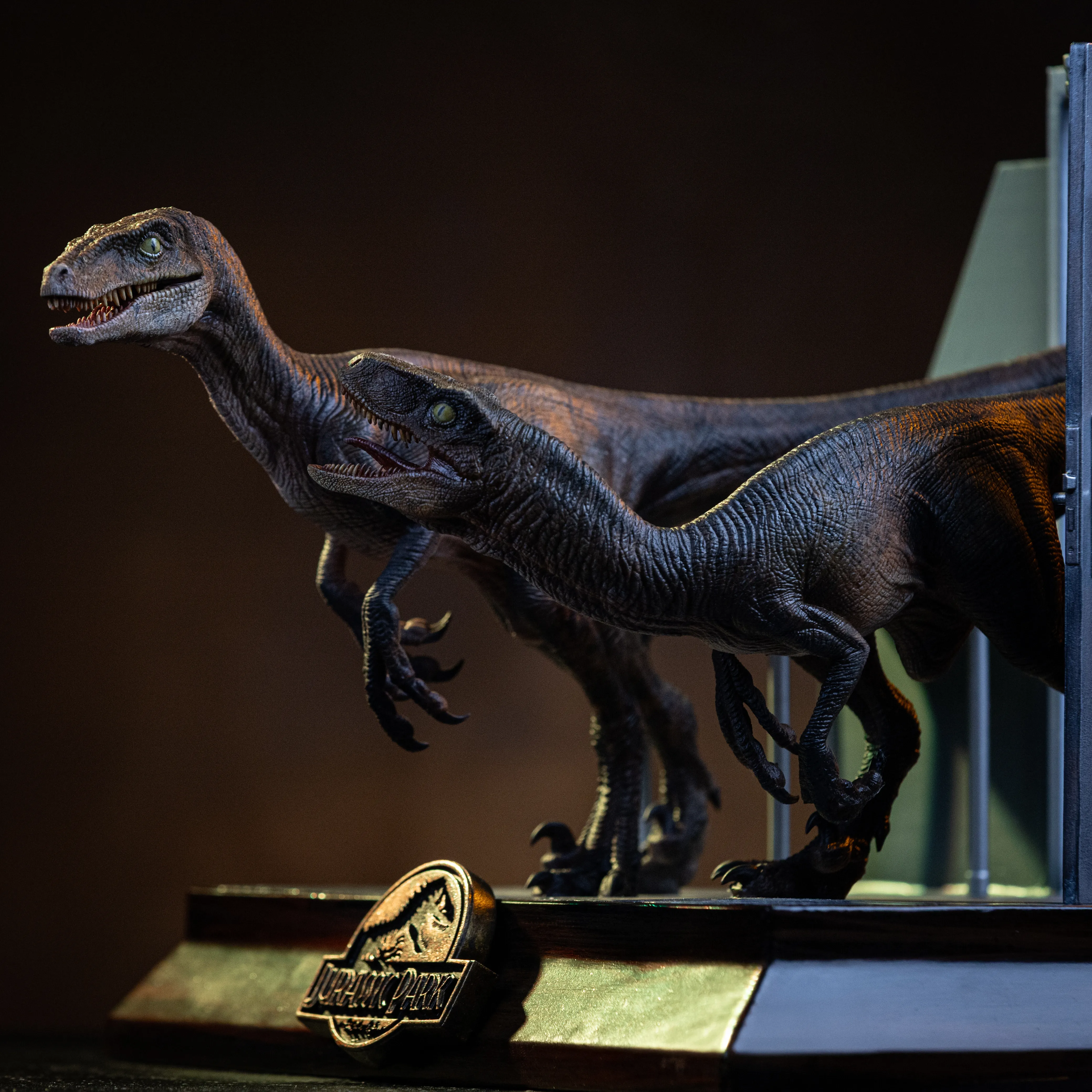 Iron Studios: Raptors at the Kitchen´s Door - Jurassic Park Art Scale 1/10