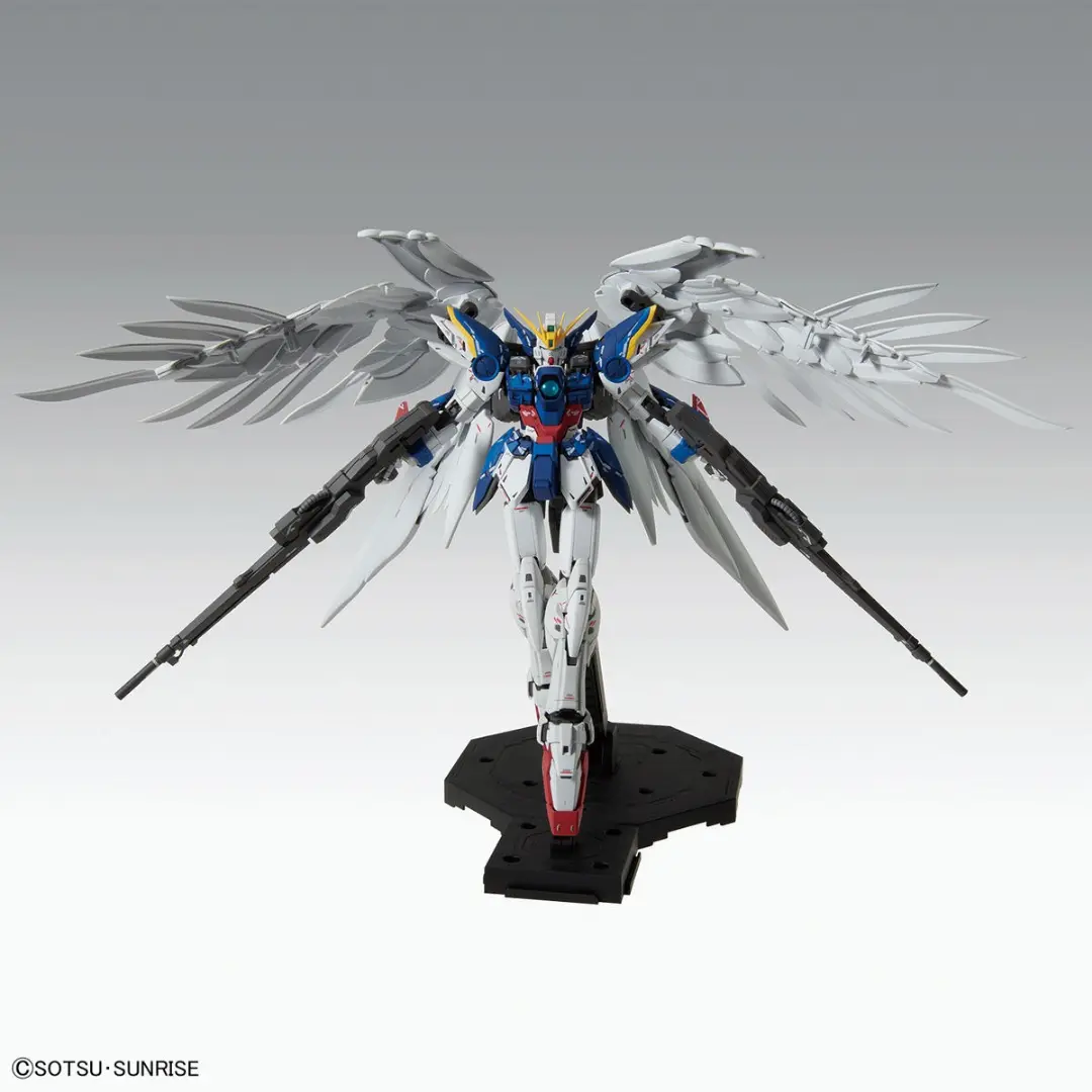 Bandai | MG Wing Gundam Zero EW Ver. Ka | Mobile Suit Gundam Wing: Endless Waltz (1/100)