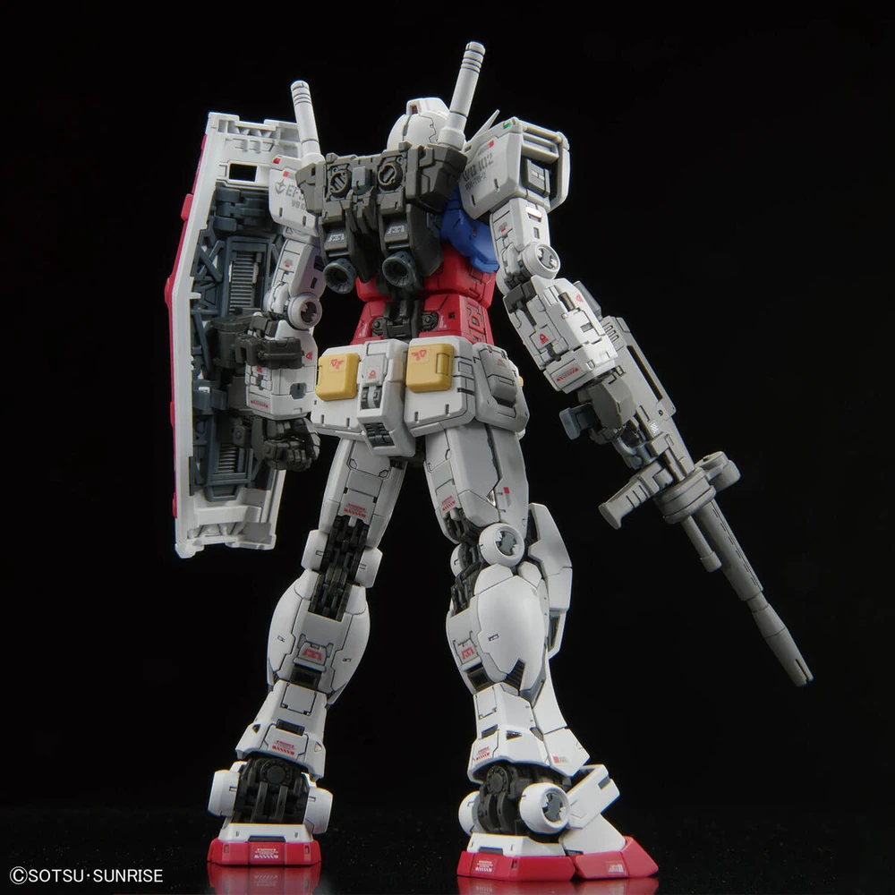 Bandai: RG RX-78-2 Gundam Ver.2.0 - Mobile Suit Gundam (1/144)