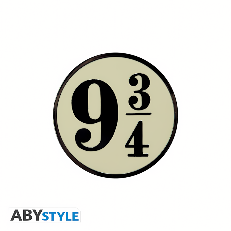 Harry Potter | Hogwarts Suitcase | Gift Set (3D mug (250ml), 3D Keychain & Pin