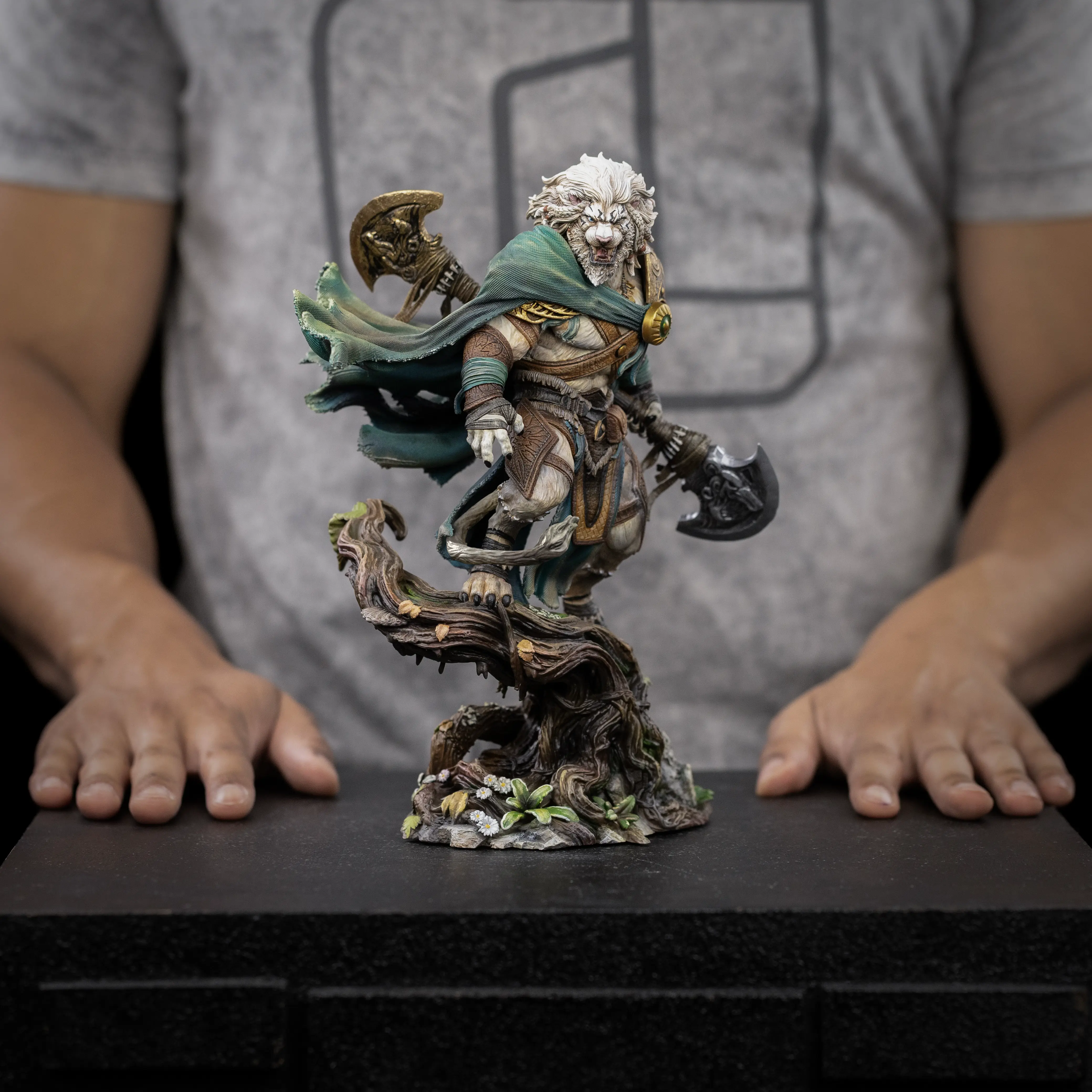 Iron Studios: Magic: The Gathering - Ajani Goldmane Art Scale 1/10