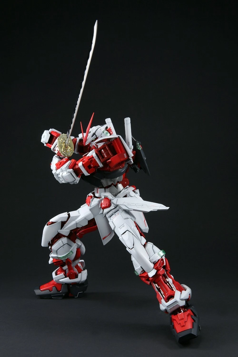 Bandai: PG Astray Red Frame Gundam – Mobile Suit Gundam SEED Astray (1/60)