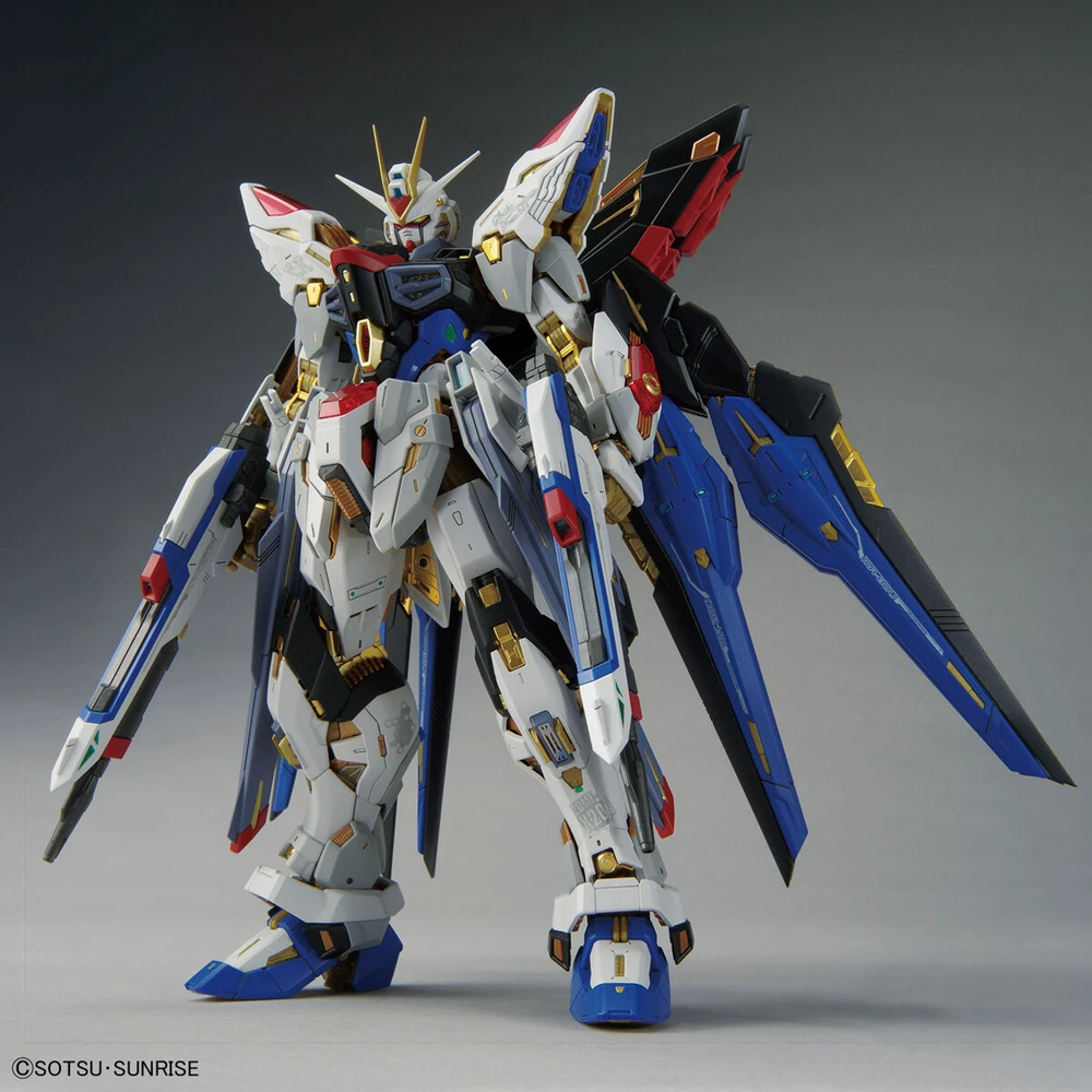 Bandai: MG Strike Freedom - Mobile Suit Gundam SEED Destiny (1/100)