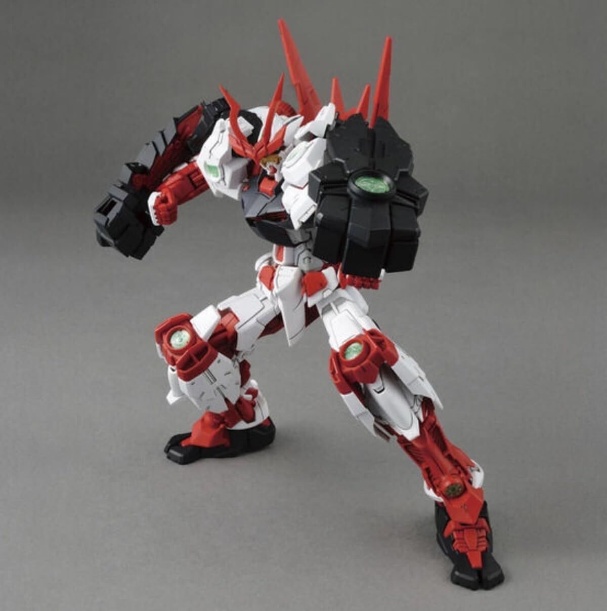 Bandai | MG Sengoku Astray Gundam | Gundam Build Fighters (1/100)