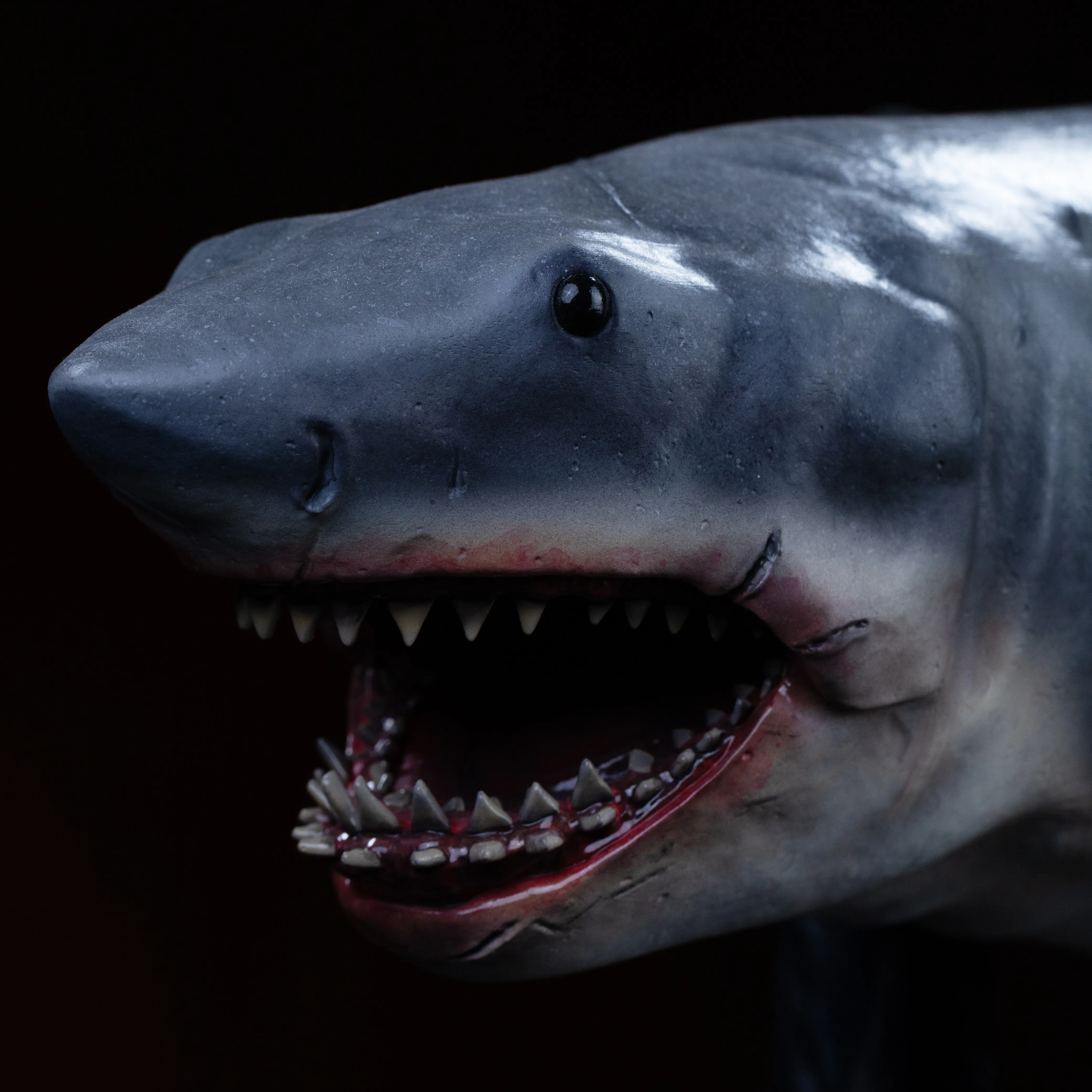 Iron Studios: Steven Spielberg & Jaws - Steven Spielberg & Jaws 50th Anniversary Deluxe Art Scale 1/10