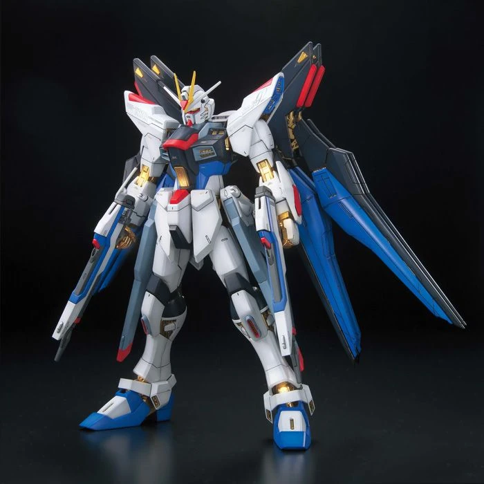 Bandai: MG Strike Freedom Gundam Full Burst Mode - Mobile Suit Gundam SEED Destiny (1/100)
