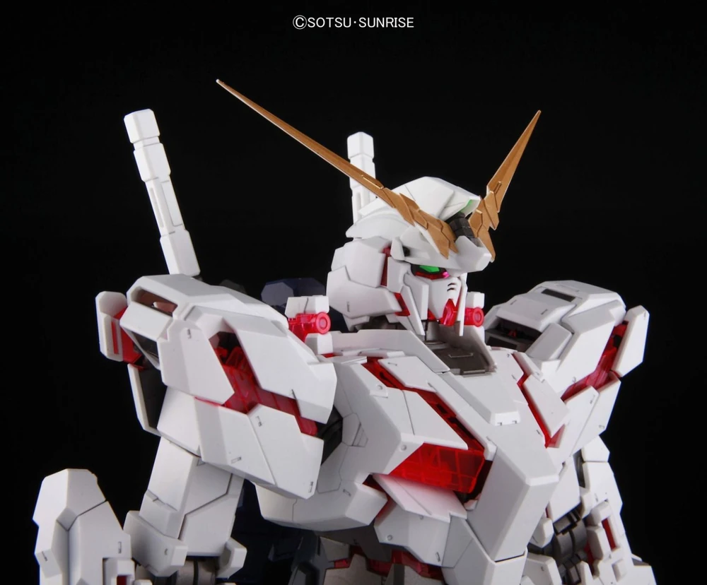 Bandai: PG Unicorn RX-0 Gundam – Mobile Suit Gundam Unicorn (1/60)