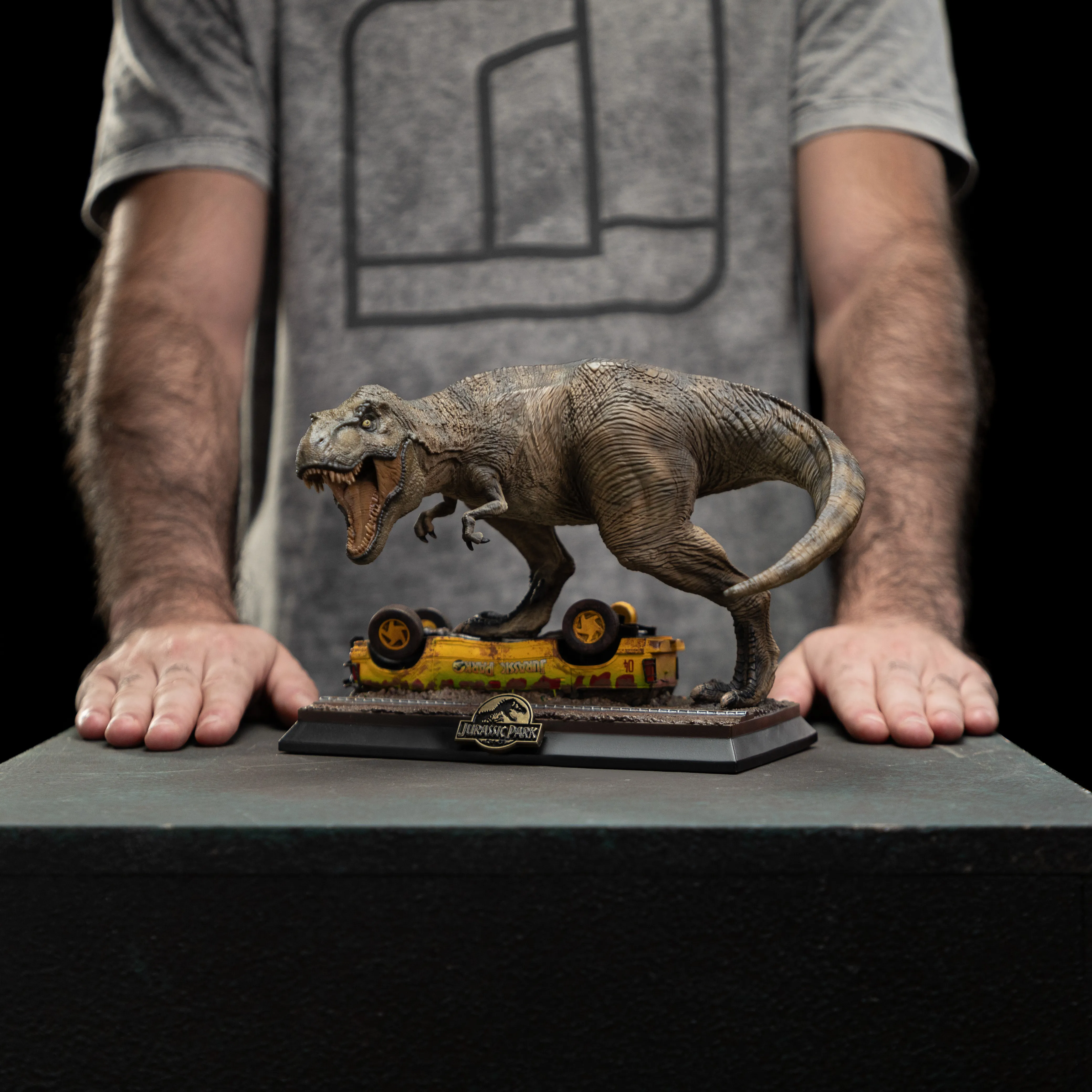 Iron Studios | T-Rex Attack | Jurassic Park Icons Statue