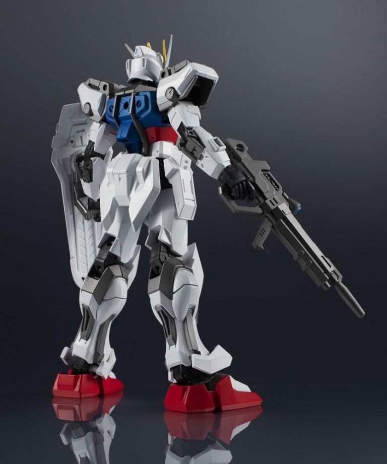 Bandai: GAT-X105 Strike Gundam – Mobile Suit Gundam SEED (14cm)