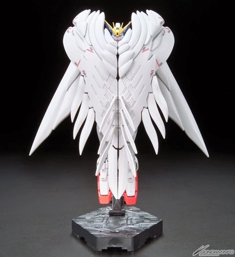 Bandai: RG Wing Gundam Zero Custom – New Mobile Report Gundam Wing: Endless Waltz (1/144)