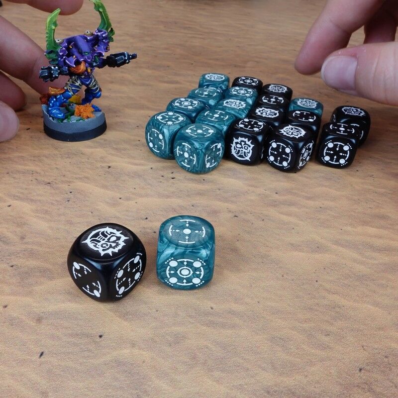 Q Workshop | Stormy & Black | Crosshairs Compact D6