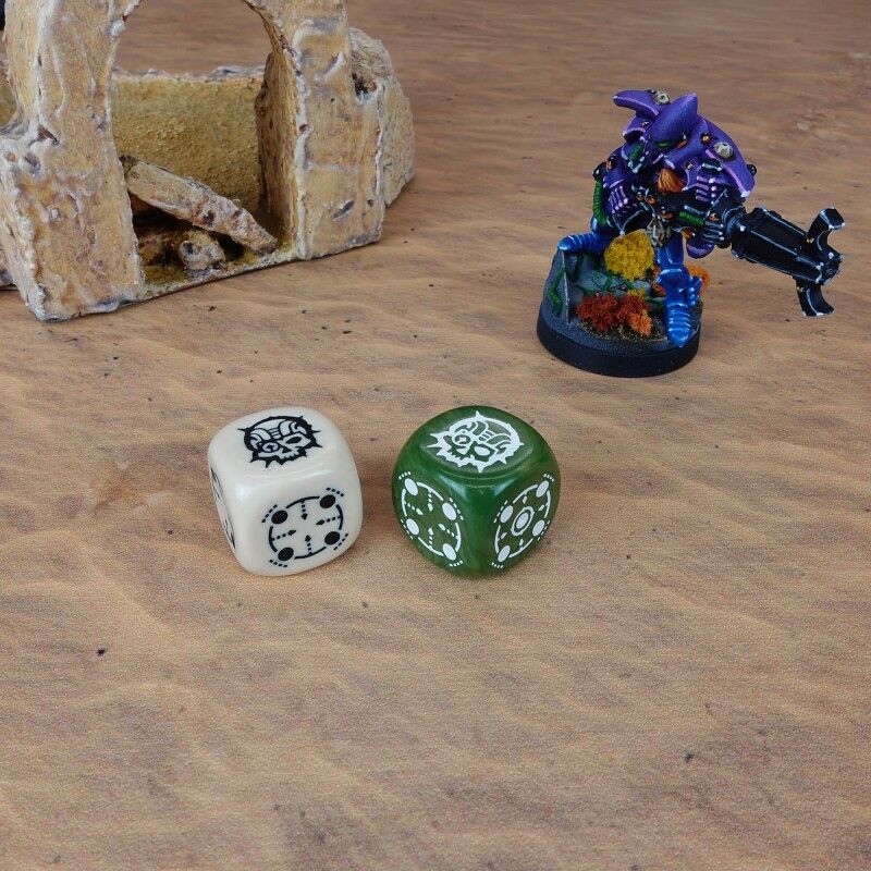 Q Workshop | Beige & Olive | Crosshairs Compact D6