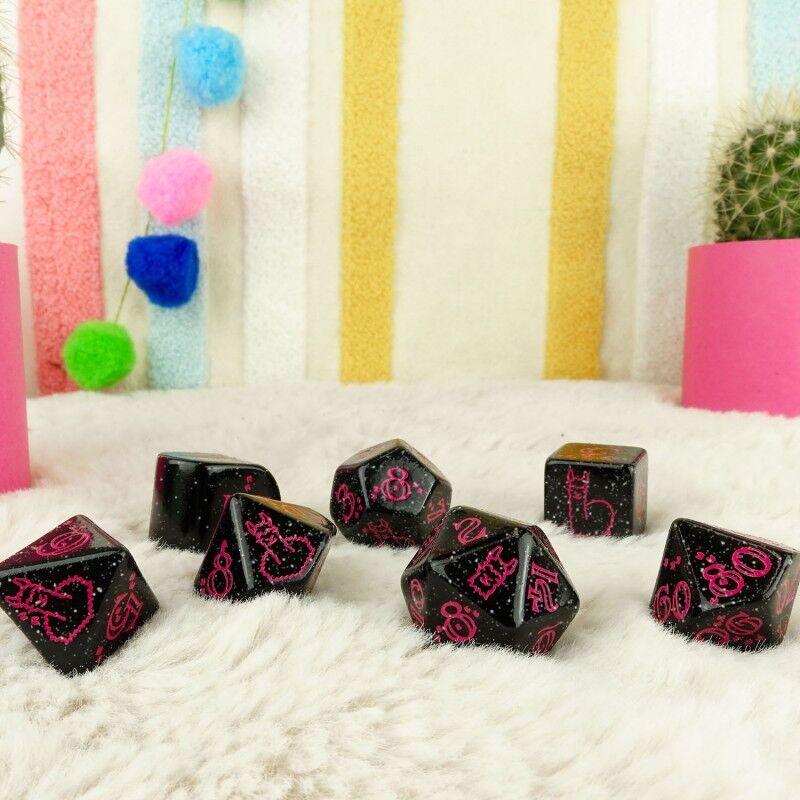 Q Workshop | Spitty | Llama Dice Set