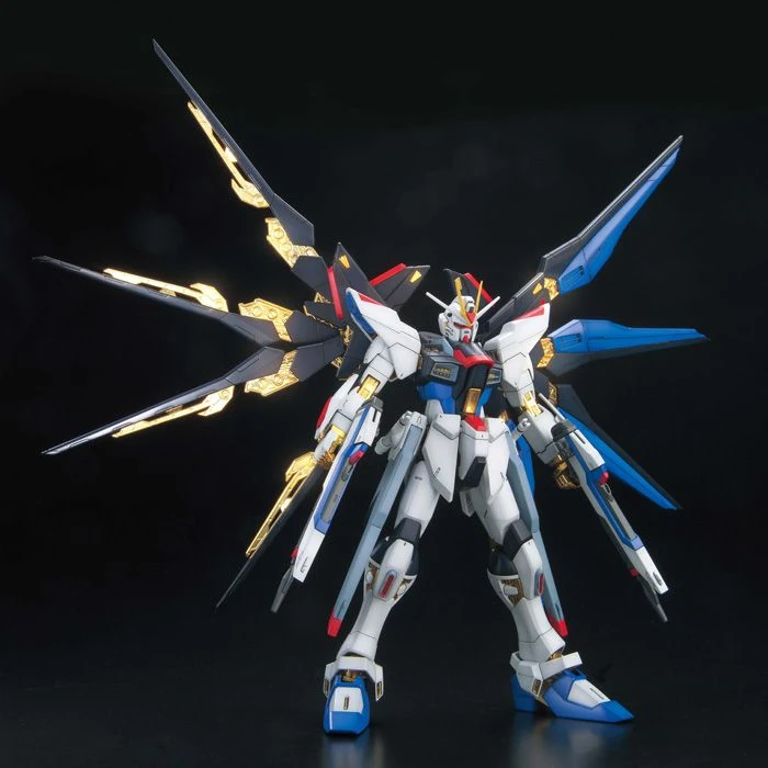 Bandai: MG Strike Freedom Gundam Full Burst Mode - Mobile Suit Gundam SEED Destiny (1/100)